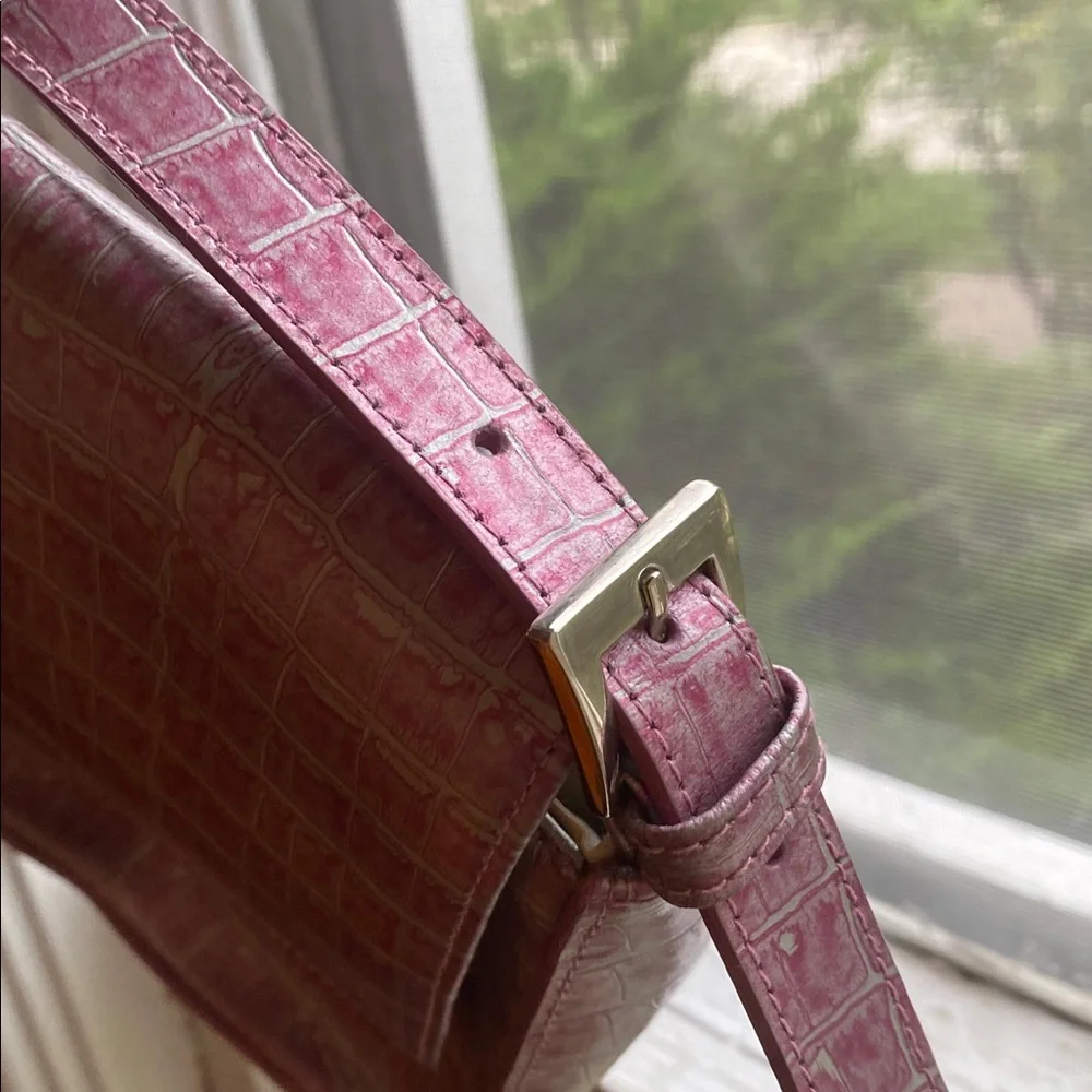 Y2k Wilsons Leather pearly Pink Croc-Embossed Shoulder Bag